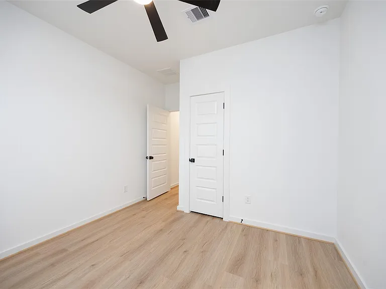 1951 Longmire Villas Ct — Photo 31