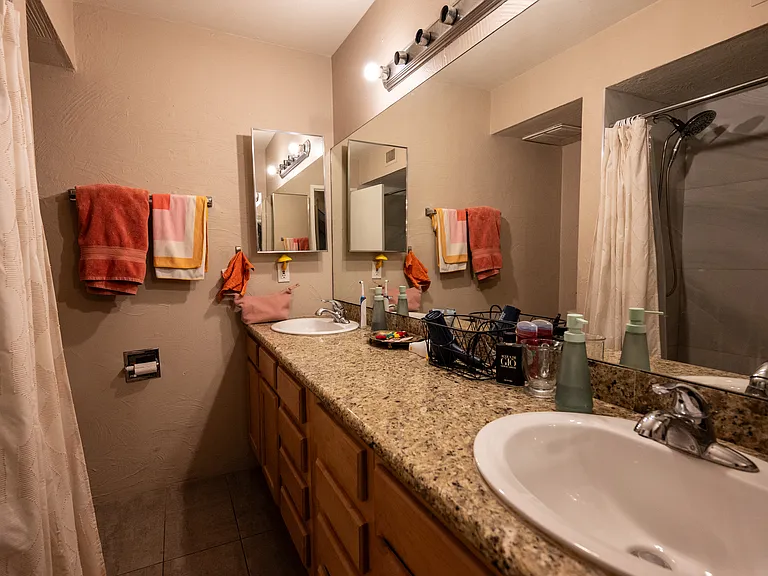 941 N Euclid Ave #121 — Photo 27