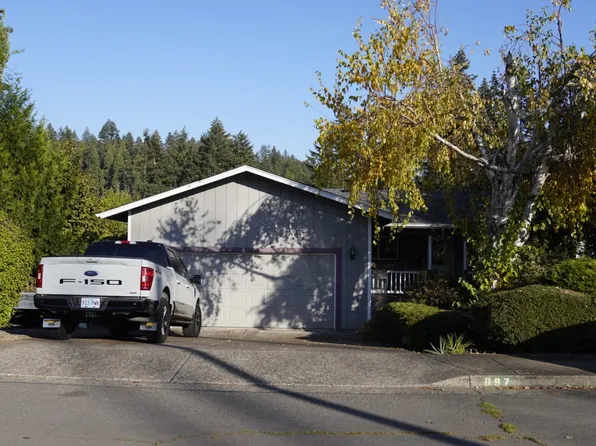 897 S 55th Pl, Springfield, OR 97478