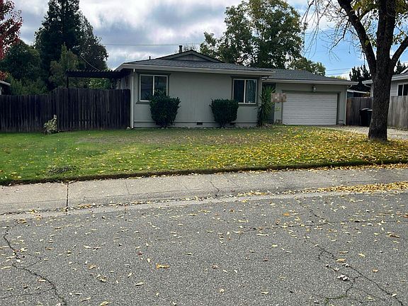 3rd image of 1309 Decker Dr