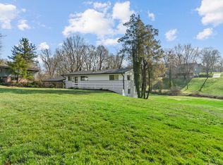 511 Indian Ridge Rd, Windy Hills, KY 40207