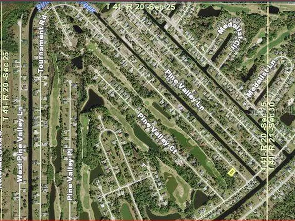 8 Tournament Rd, Rotonda West, FL 33947