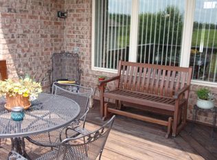 520 Champagne Cir, Nixa, MO 65714