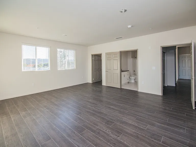 Sherman Oaks Place — Photo 23
