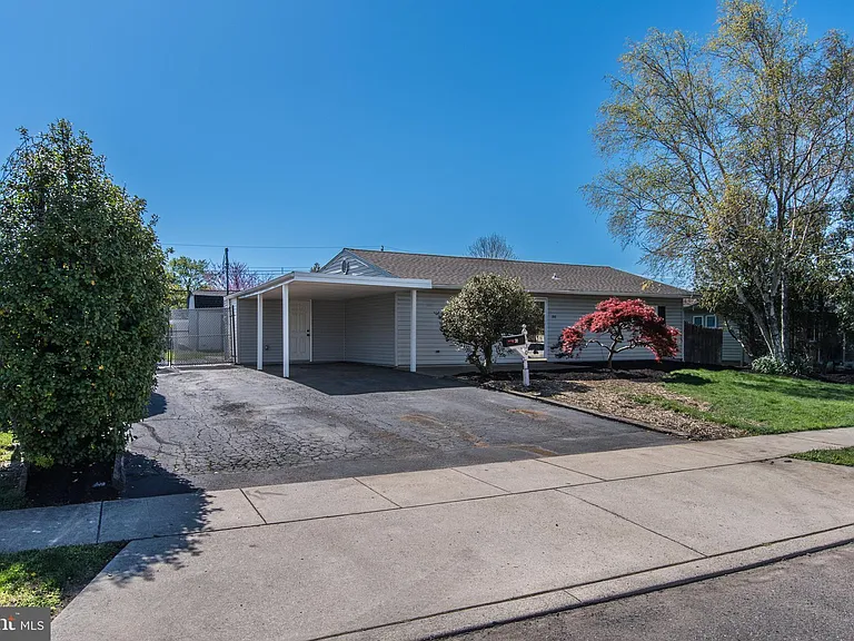 30 Primrose Ln — Photo 3