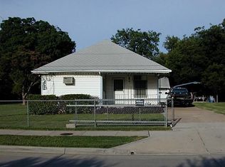 702 N Bond Ave, Dallas, TX 75211