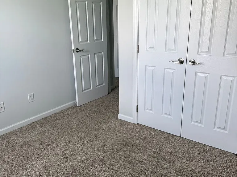 138 Delano Dr — Photo 31