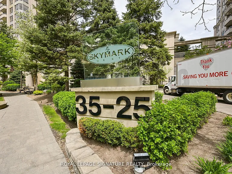 25 Kingsbridge Garden Cir #1126 — Photo 2