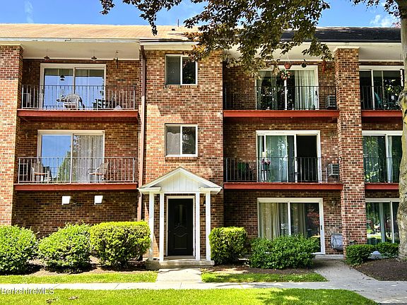 4th image of 106 E Housatonic St APT 3