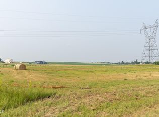 806 Apple Ridge Rd, Menoken, ND 58558