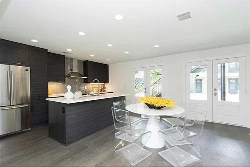 1410 Hyde Park Blvd #105 Photo 1