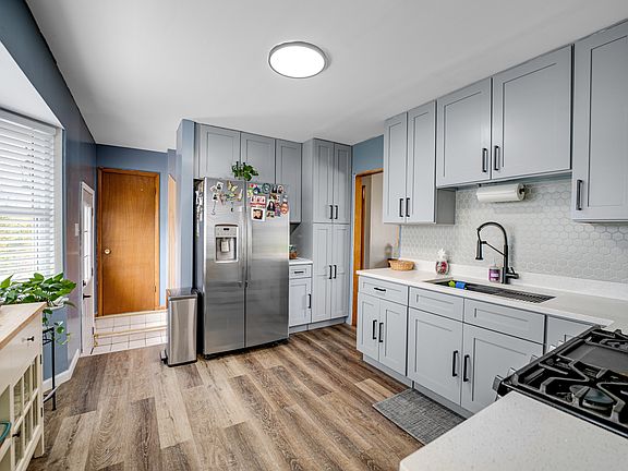 4th image of 131 Village Dr