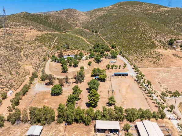 35675 Peppertree Ln, Santa Clarita, CA 91390