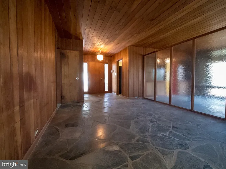 4313 Woodlark Dr — Photo 8