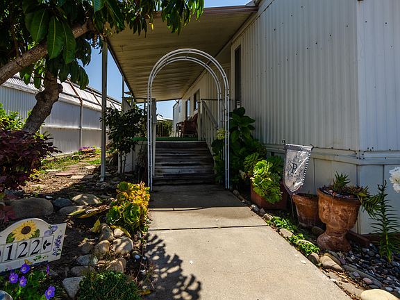 3rd image of 122 Wisteria Way #122