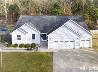 3742 Whispering Woods Dr, Muskegon, MI 49444