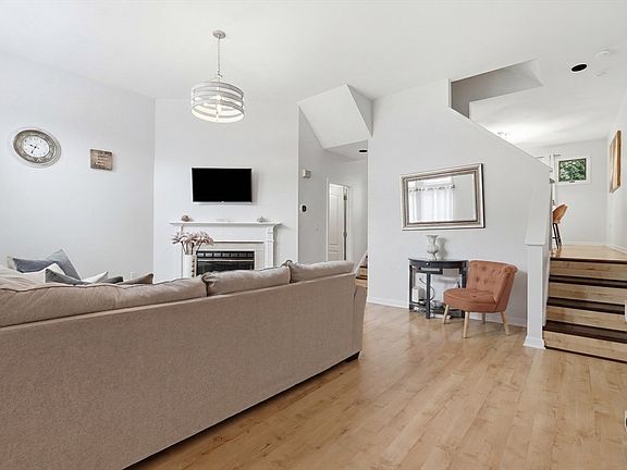 2nd image of 501 Auburn St APT 406