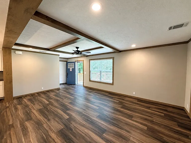 4728 County Road 82 — Photo 2