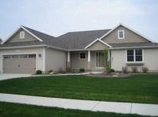 11879 Arrowhead Dr, Grand Ledge, MI 48837