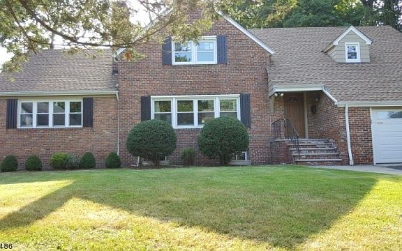 4th image of 19 Briar Ct