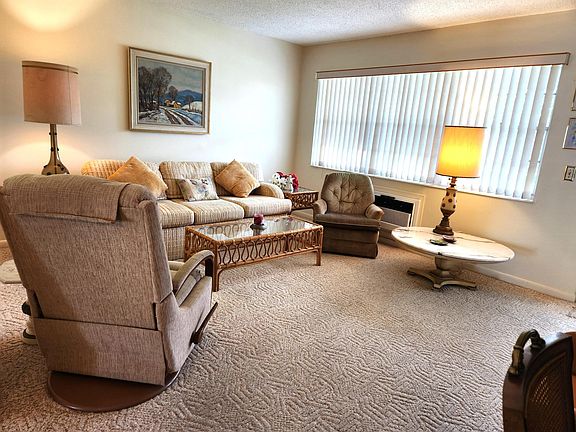 4th image of 399 Windsor Q