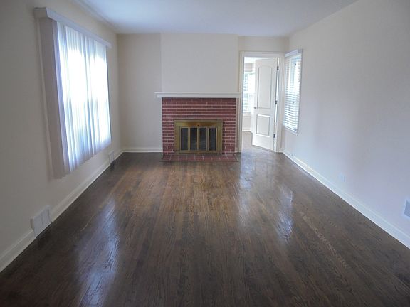 4th image of 408 W Sunset Rd