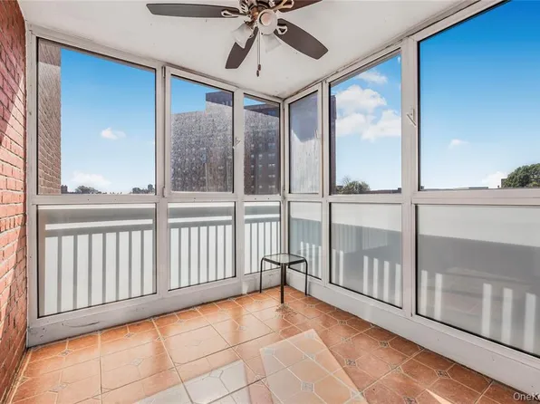 3725 Henry Hudson Parkway West image 4 of 27