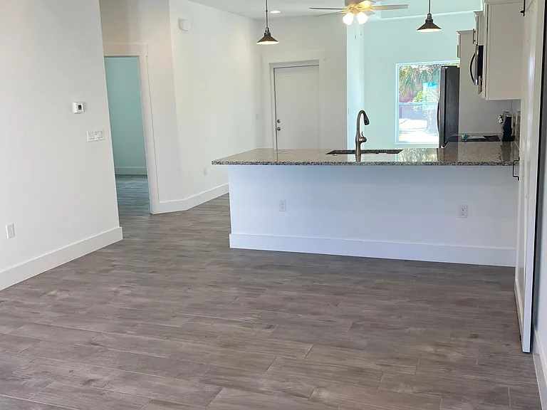 2825 SW Feroe Ave — Photo 16