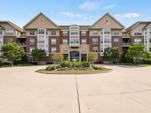 4120 S Lake DRIVE #351, Saint Francis, WI 53235