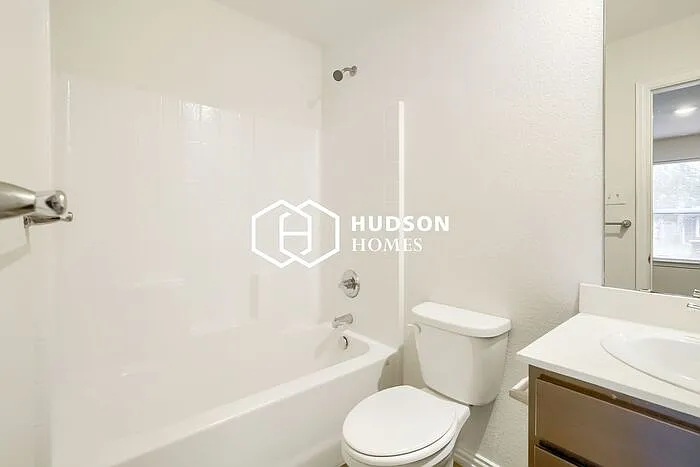925 Burgan St #A — Photo 13