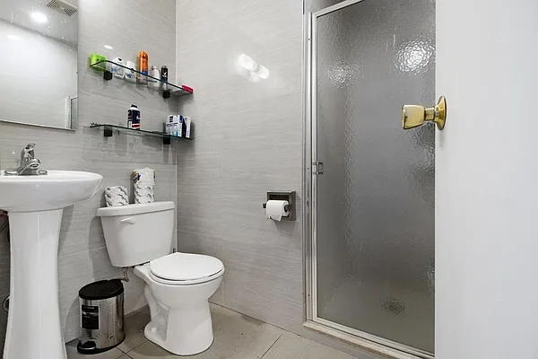 Rented by Matthew Gros-Werter, LREB  | media 59