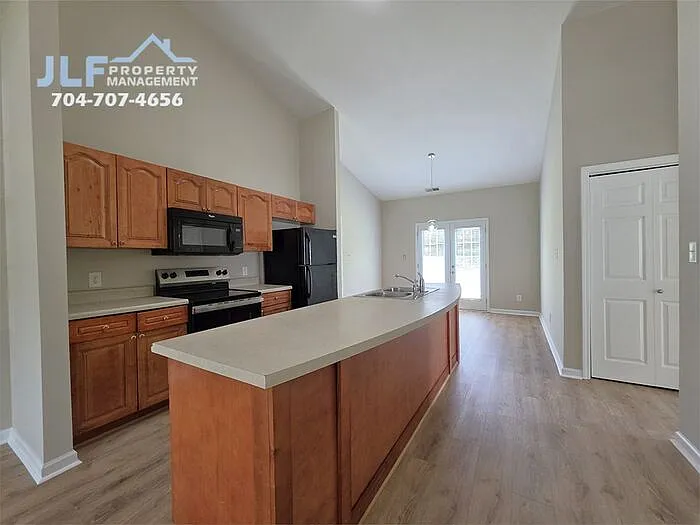 2655 Captains Watch Rd NE — Photo 4