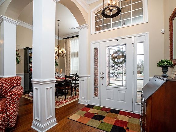 4th image of 105 Black Hawke Ln