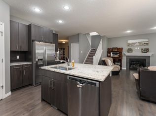 2055 Redtail Cmn NW, Edmonton, AB T5S0H3