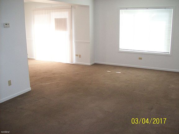 3rd image of 806 Sandra Dr Unit 1E