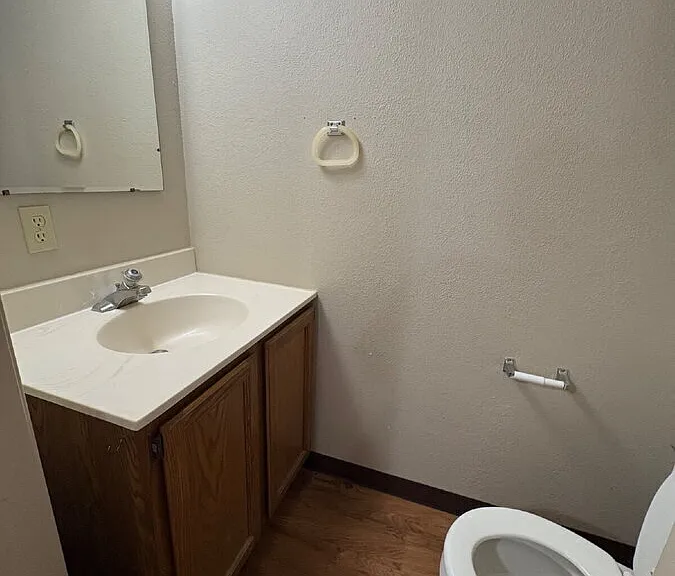 914 Withrow Dr — Photo 11