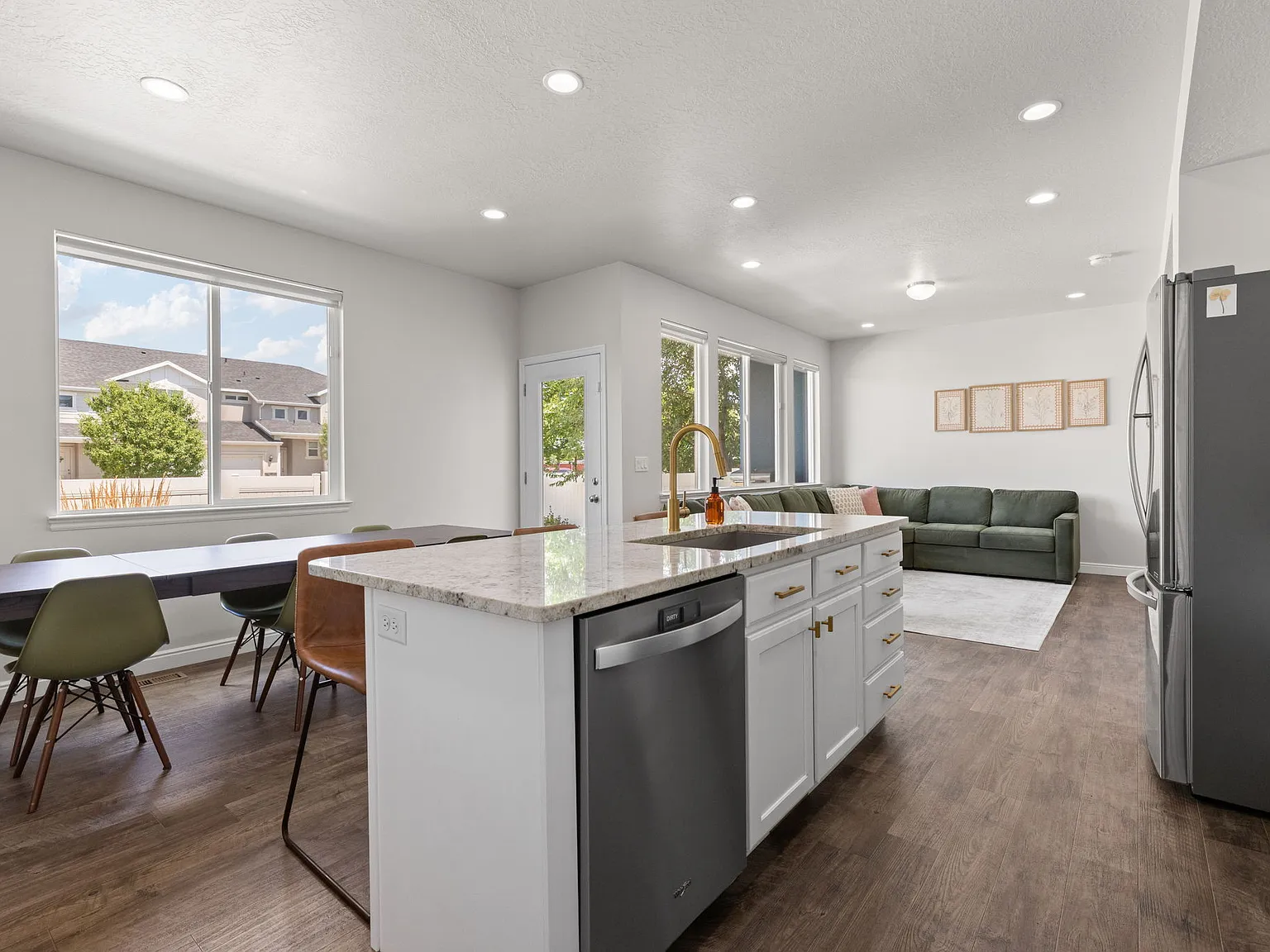 146 N 450 W — Photo 2