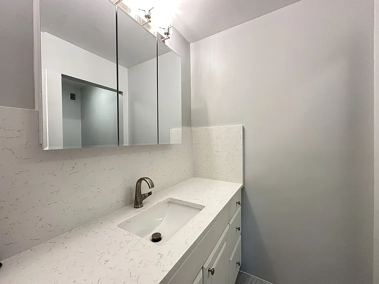 8644 Skokie Blvd #504 — Photo 17