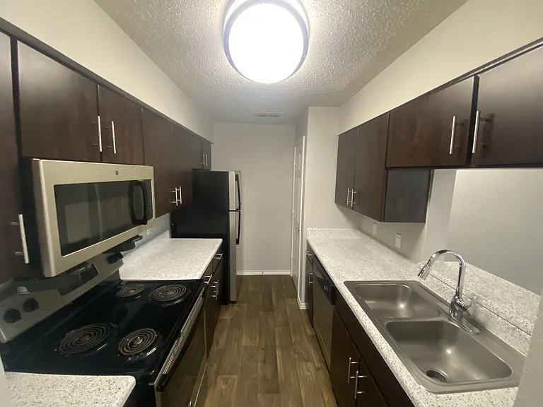 Summer House Apartment Homes — Photo 31