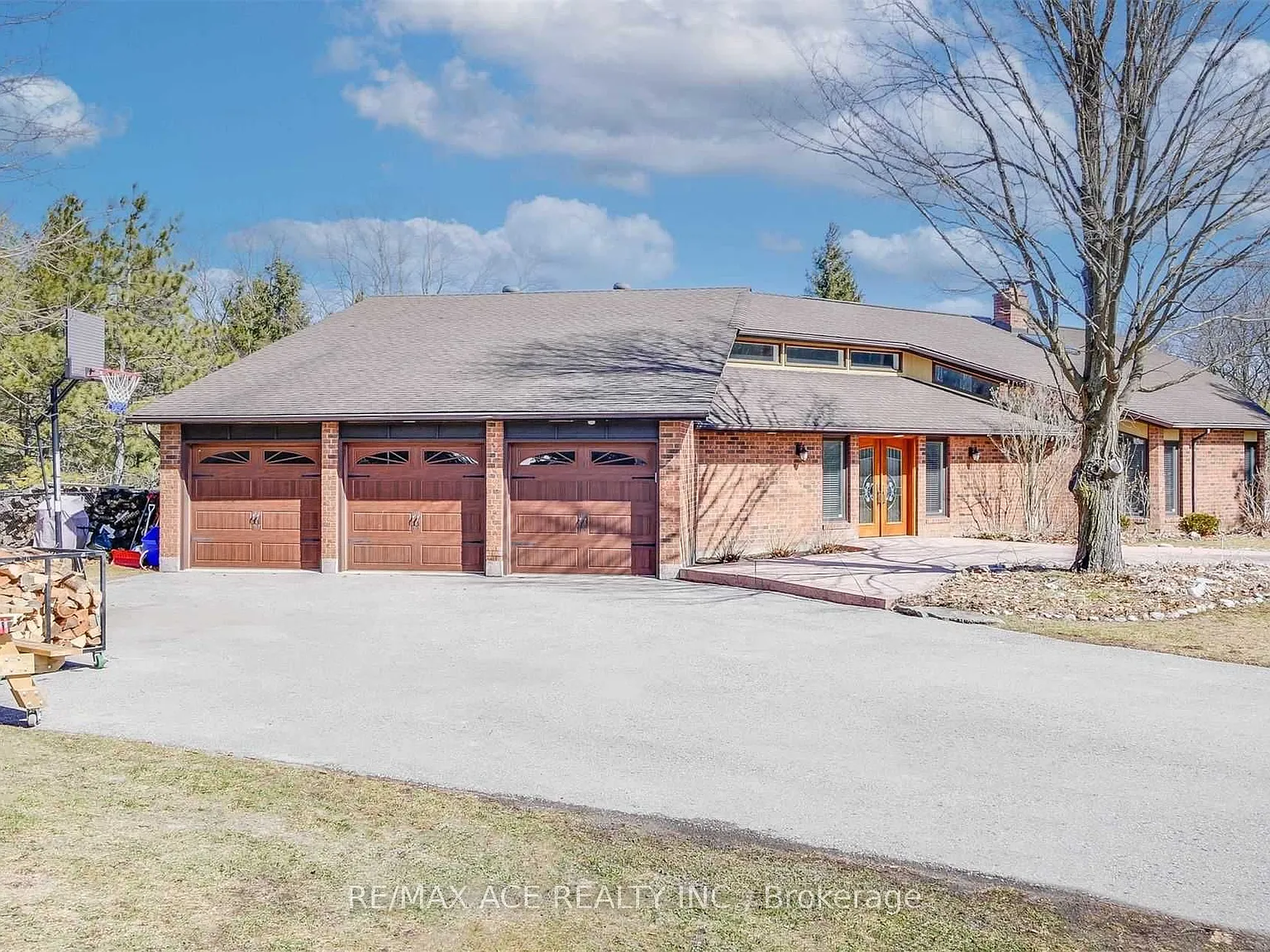 2 bed, $2,450 — Photo 1