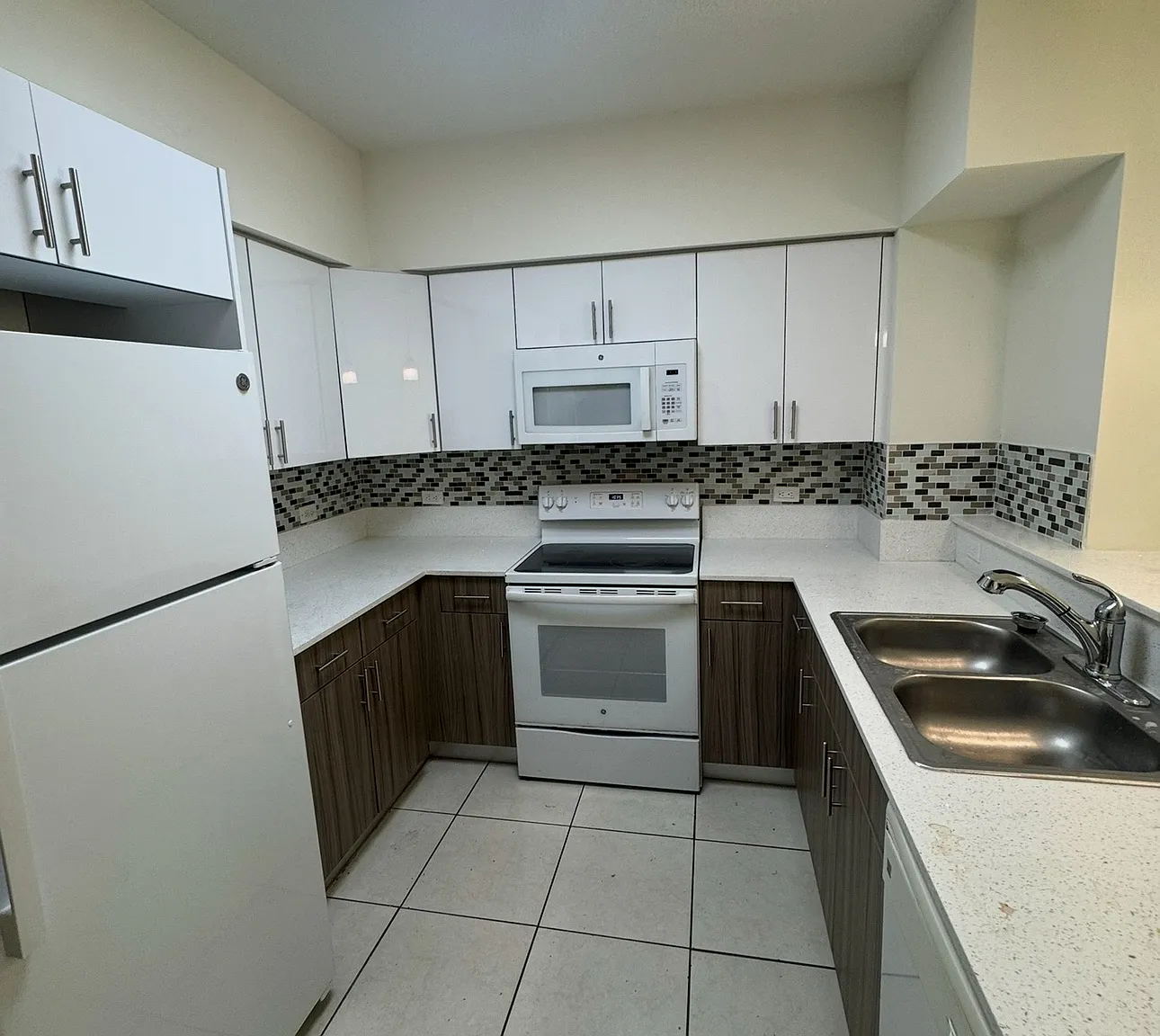 2 bed, 835 sqft, $2,195 — Photo 1