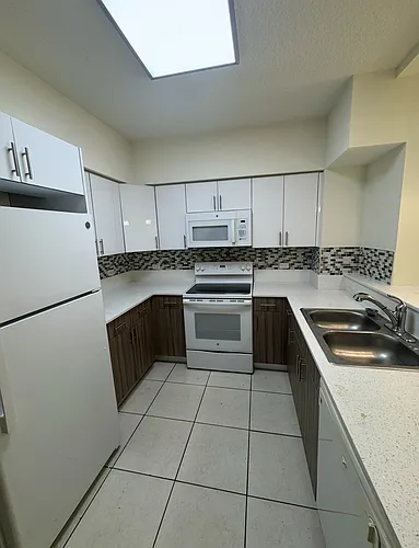2603 NW 16th Street Rd #505 Photo 1