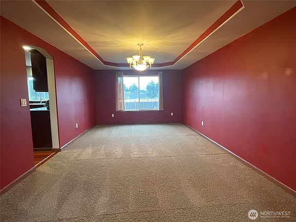 4th image of 844 NW Scenic Vista