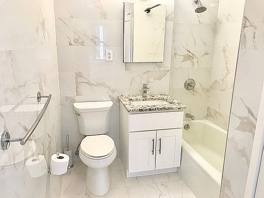 5th image of 77 W 55th St APT 12C