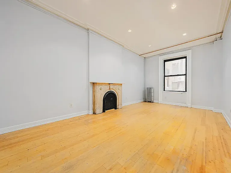 19 W 46th St #5 — Photo 1