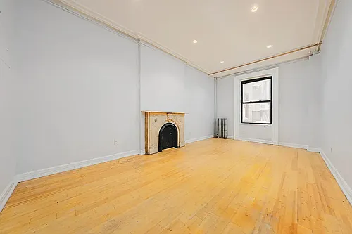 19 W 46th St #5 Photo 1