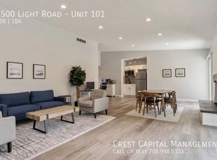 1600 Light Rd #101, Oswego, IL 60543