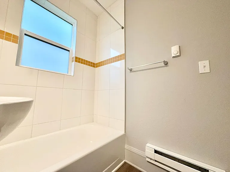 814 Columbia St — Photo 18