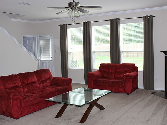 Huge greatroom with lots of light