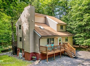 121 Lehigh River Dr N, Gouldsboro, PA